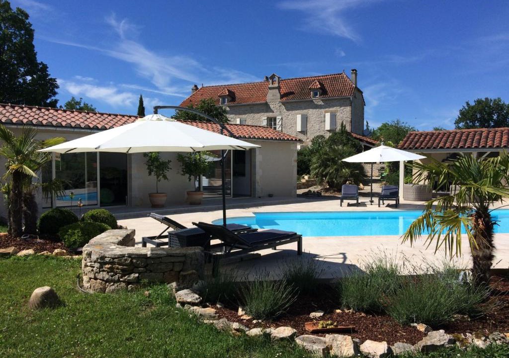 Saint-Jean-de-Laur Bed & Breakfast | Le Couvent