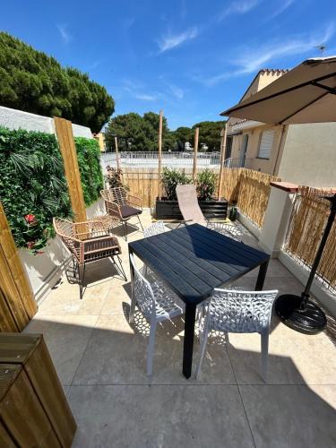 Argeles Plage Apartment | Le Crépuscule Terrace, beach