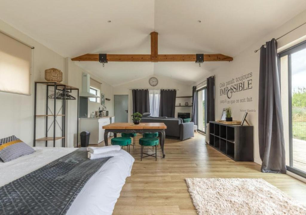 Ondes Apartment | LE CRESPYS - Studio moderne, 30min Toulouse et Montauban, cadre champêtre