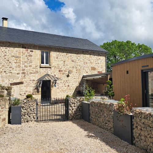 Recoules-Previnquieres House | Le Crochet de Pervenche