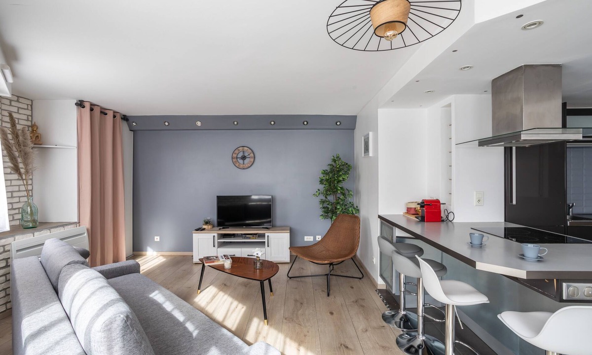 Madeleine-Champ de Mars Apartment | Le Crucy - T2 avec Parking