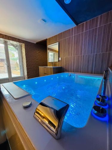 La Celle-sous-Gouzon Apartment | Le Cupidon & Spa