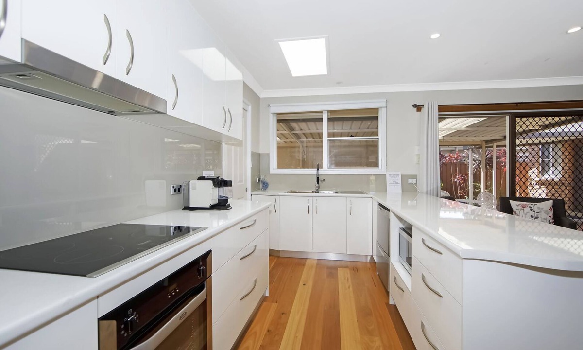 Umina Beach House | 'Le Dauphin' 2Km from beach