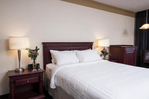Rouyn-Noranda Hotel | Le Deville par G5