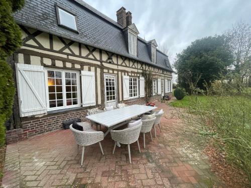 Saint-Vincent-du-Boulay House | Le domaine des amours