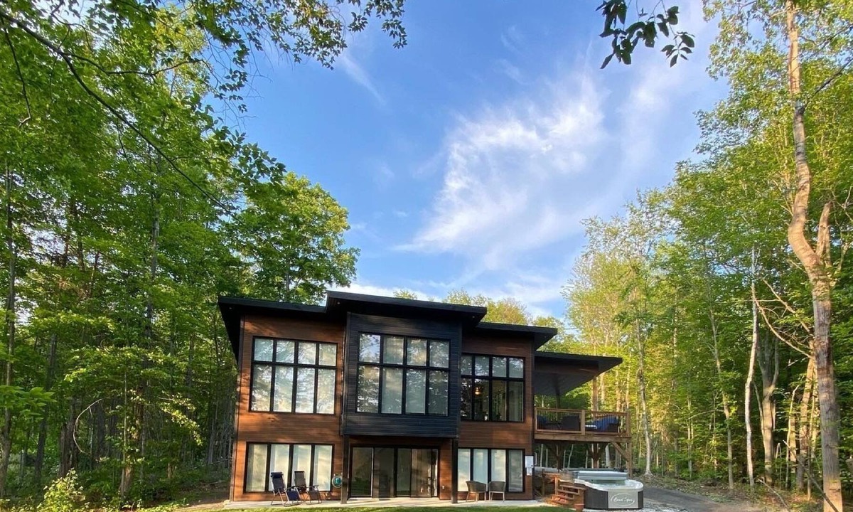 Shawinigan Ski Chalet | Le Domaine de la rivière St-Maurice