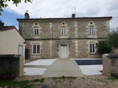 Carignan-de-Bordeaux House | Le Domaine de Peyvideau