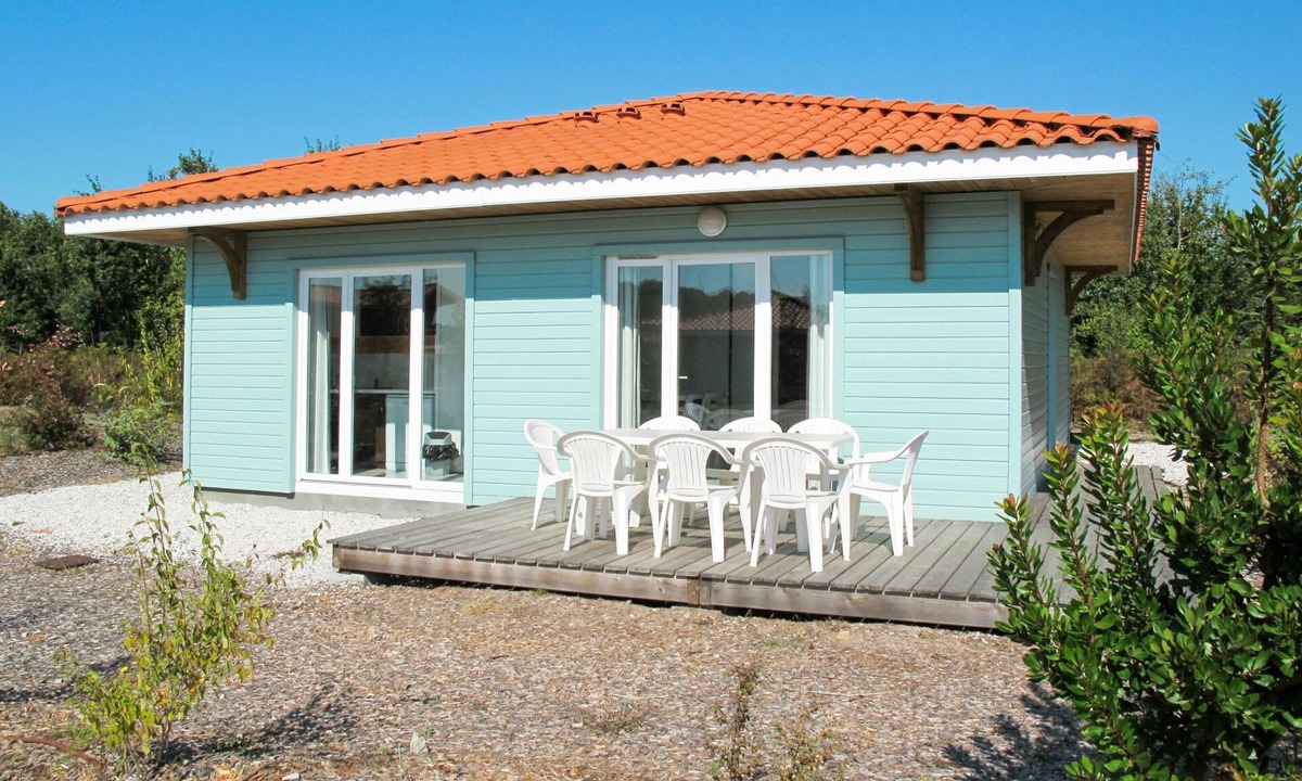 Parentis-en-Born House | Le Domaine des Grands Lacs by Interhome