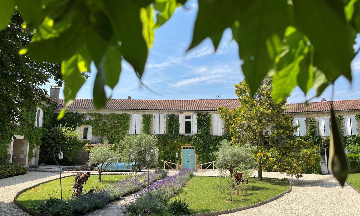 Dirac House | Le domaine du Châtelard