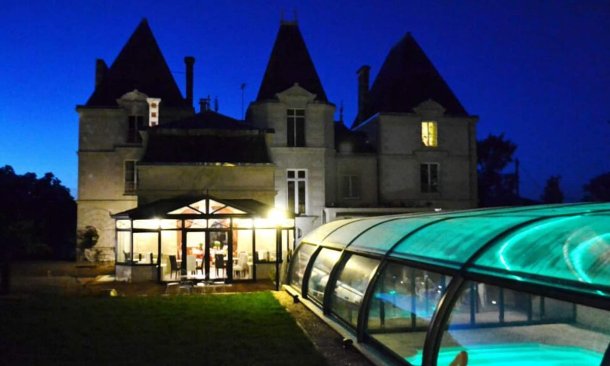 Chateau-Gontier House | Le Domaine du Chêne Vert