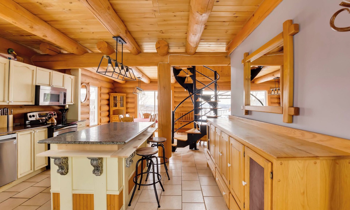 Cheneville Ski Chalet | Le Domaine forêt d'eau II