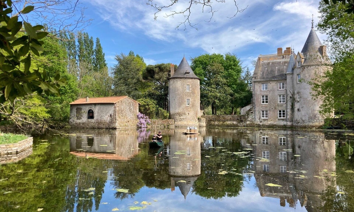 Saint-Hilaire-de-Loulay House | Le Donjon at Chateau de la Preuille