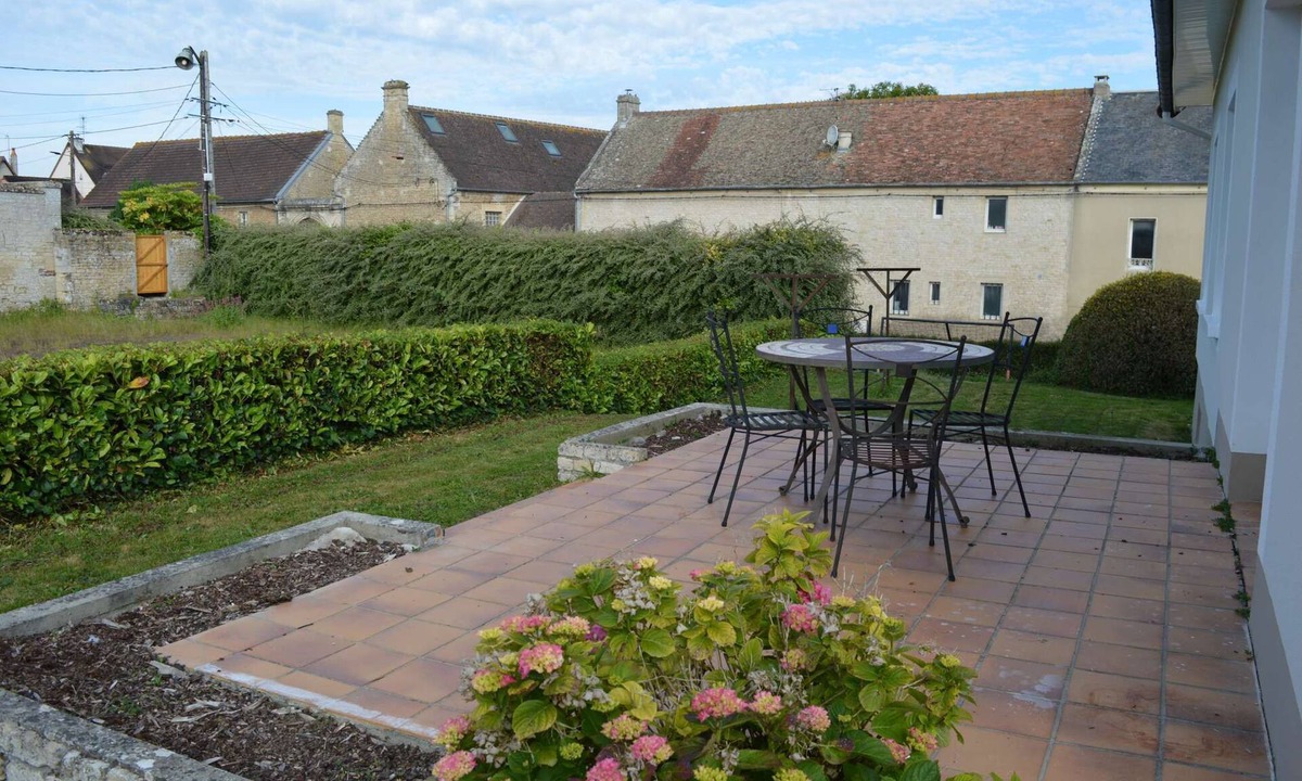 Cresserons House | Le Dortoir, Maison Familiale - Jardin - 5km mer