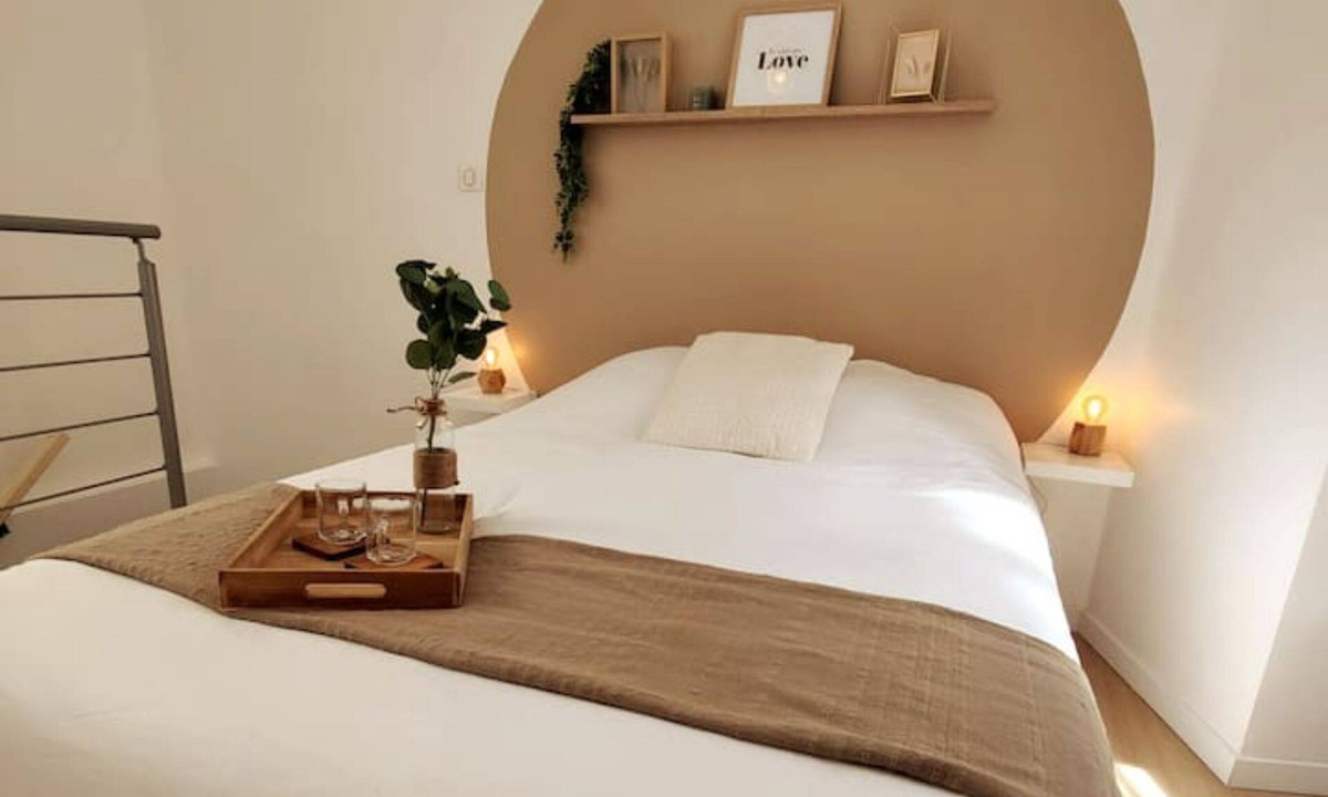 Saint-Jean-d'Angely Apartment | Le Duplex de L'abbaye Royale