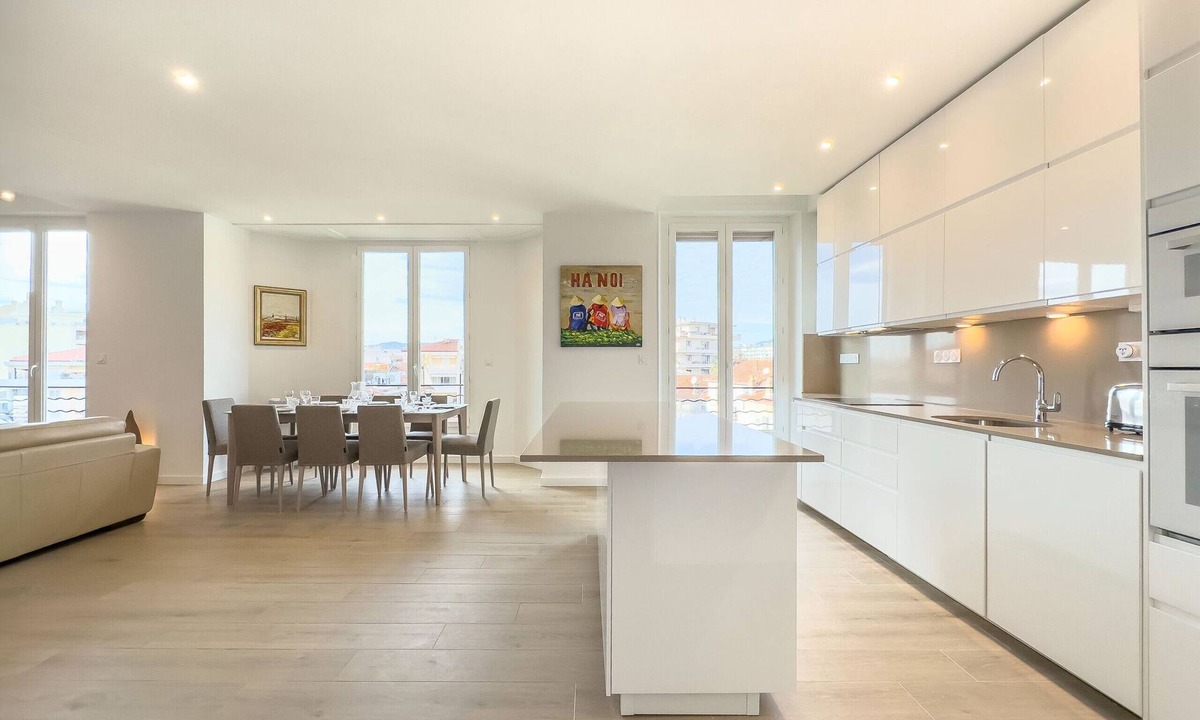 California - Pezou Apartment | Le Duplex