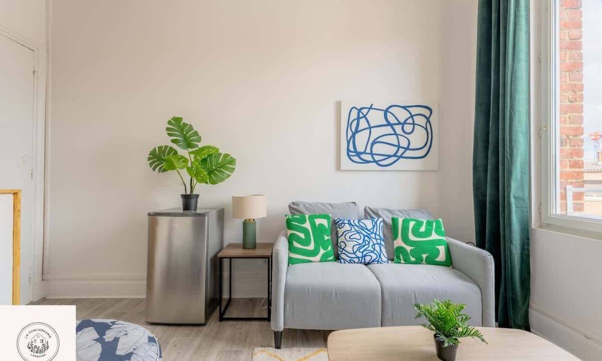 Lens Apartment | Le duplex inverse, Bollaert, Fac, gare, 2pers