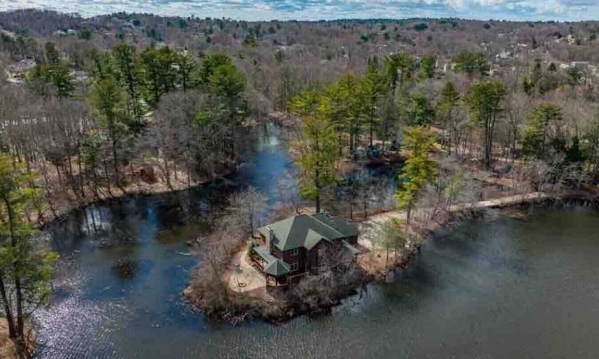 Peabody Condo | Le Elona, a private island getaway experience.