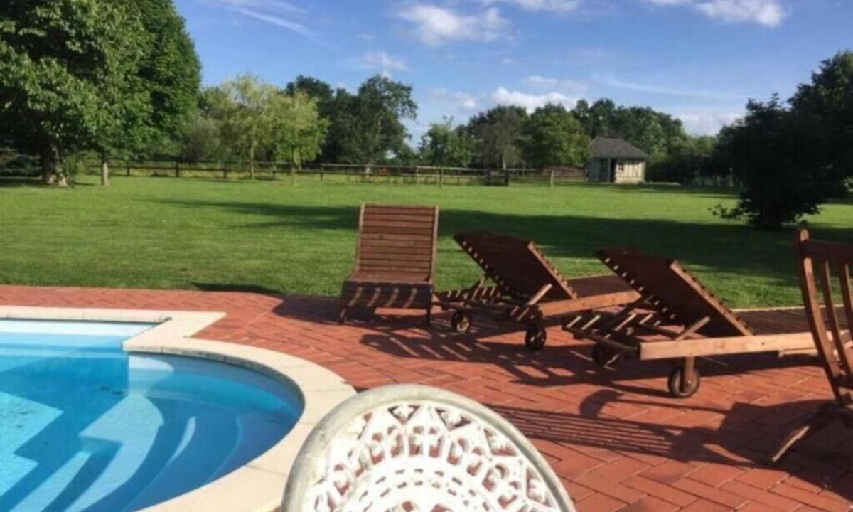 Bonneville-la-Louvet Villa | LE FARE AUGERON, Normandy manor house with swimming pool