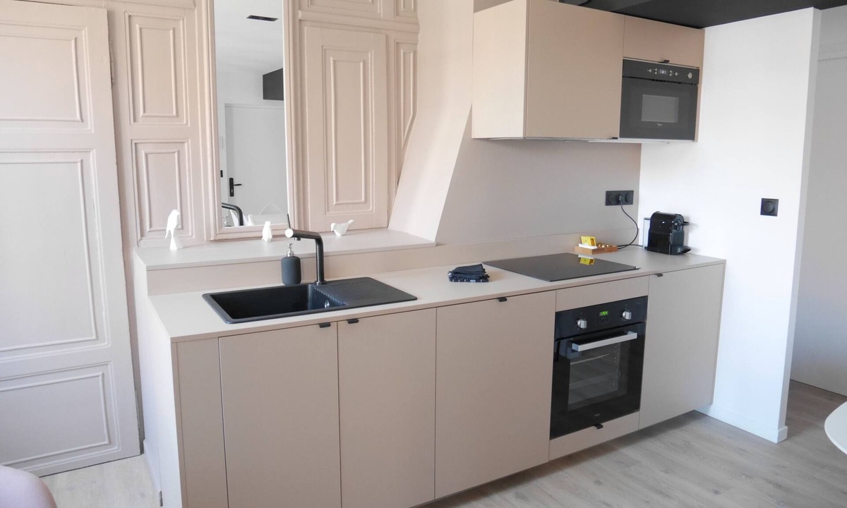 Old Lille Apartment | Le Flandres, made for family and large groups