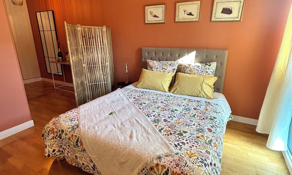 Epernay Apartment | Le Flodoard Chic, downtown