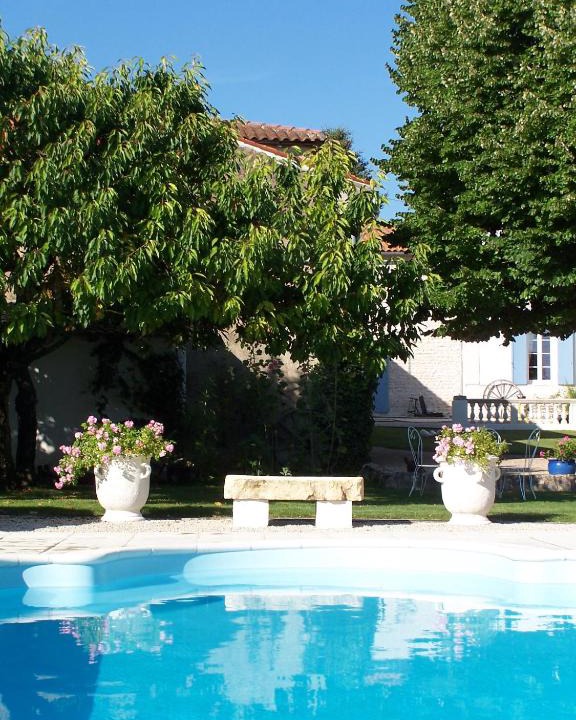 Courcelles House | Le Four à Pain