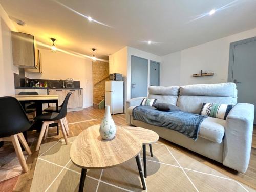 Saint-Georges-les-Baillargeaux Apartment | Le souvenir Spacieux t2 aux portes du Futuroscope