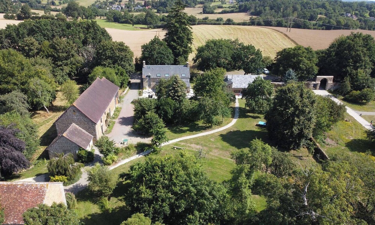 Sainte-Honorine-la-Chardonne House | Le Domaine de la Boderie - sleeps 30
