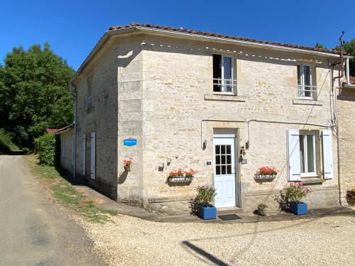 La Caillere-Saint-Hilaire House | Le Gîte au Coin des Abeilles