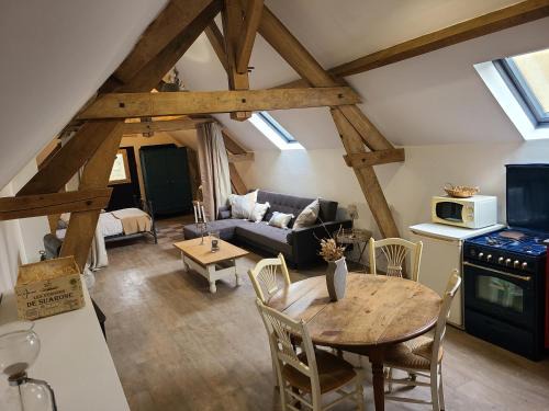 Le Vieil-Bauge House | le gîte au pied des chevaux