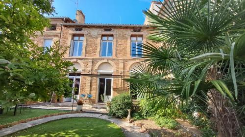Beaumont-de-Lomagne House | Le Gîte de la Halle "3 étoiles"