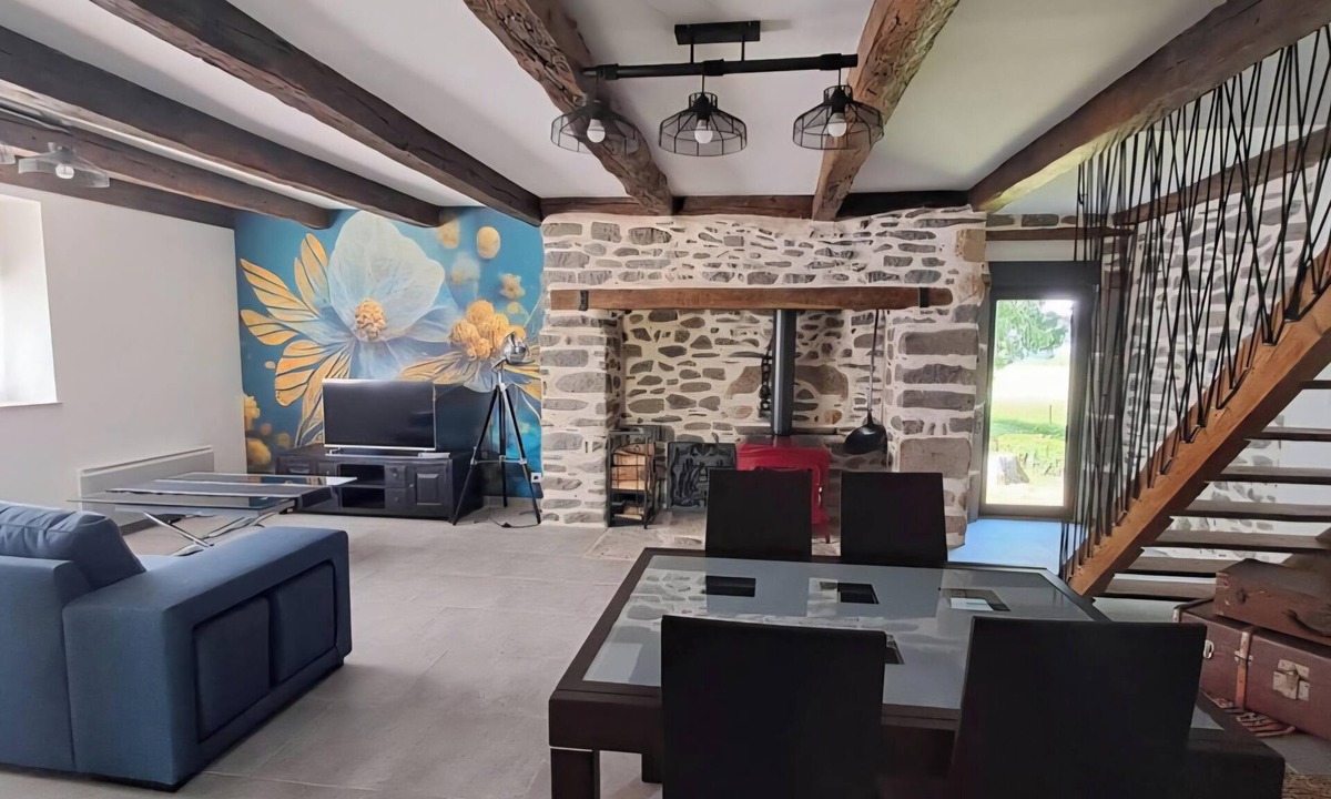 Pleaux House | Le gîte de Lachaux (Cantal)