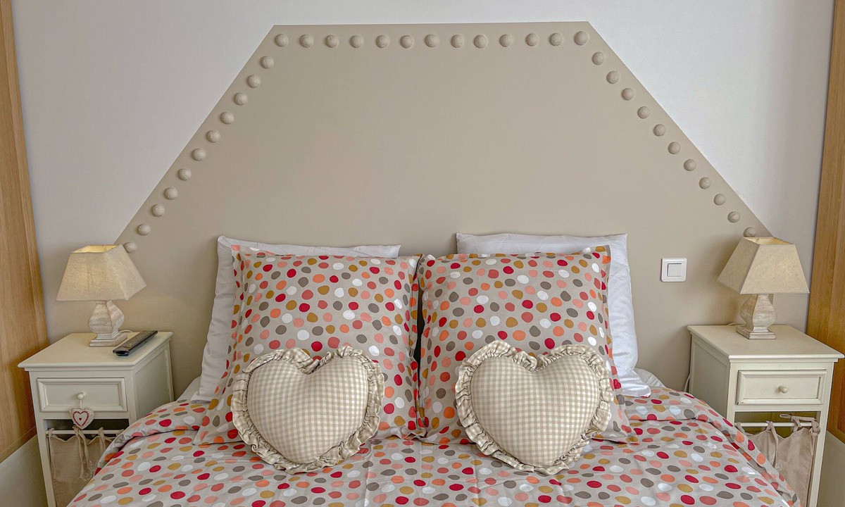 Pouzilhac House | Le Gîte Des Papillons & Brocante