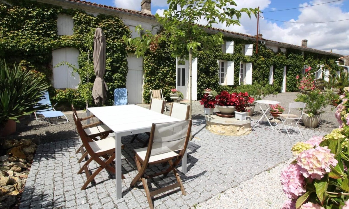Cartelegue House | Le Gîte des Puits Fleuris