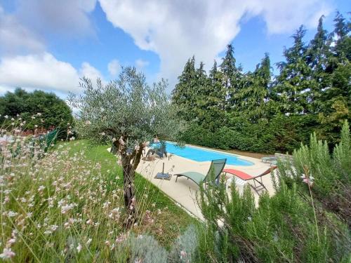 Bourganeuf House | Le gîte du mas avec piscine