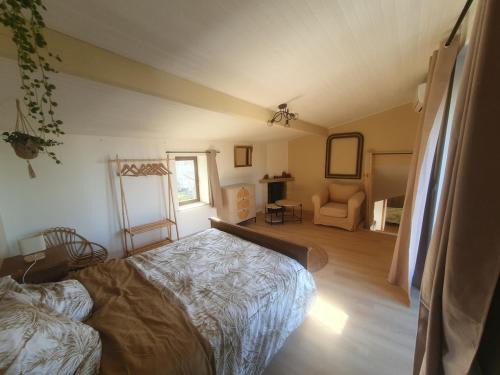 Curcay-sur-Dive House | Le Gîte du Noyer