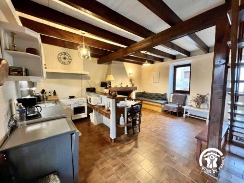 Limousis House | Le gîte fleuri