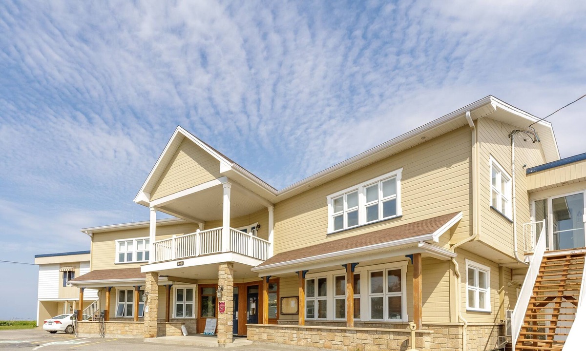 Sainte-Flavie Hotel | Le Gaspésiana
