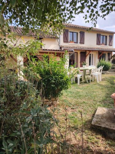 Vanzay House | Le Gite de l'Alambic