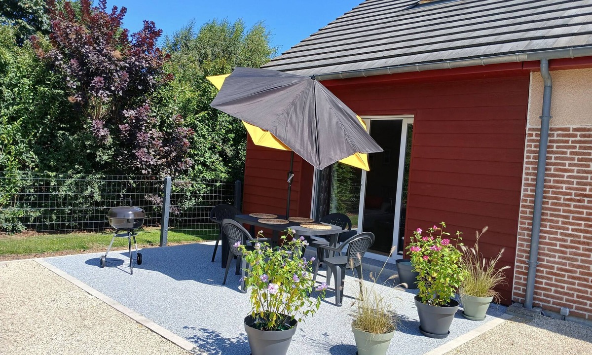 Avremesnil Apartment | Le Gîte des Papillon Apartment adjoining the owner's residence