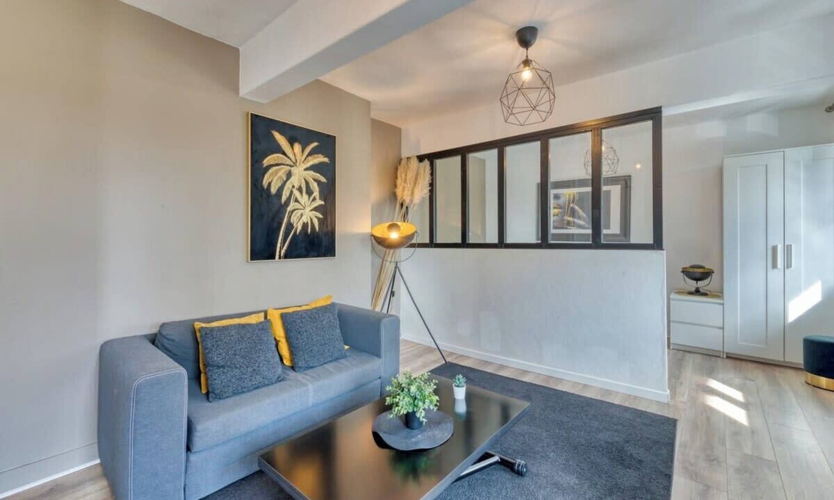 Coteaux Ouest Apartment | Le Golden Black à Rouen !