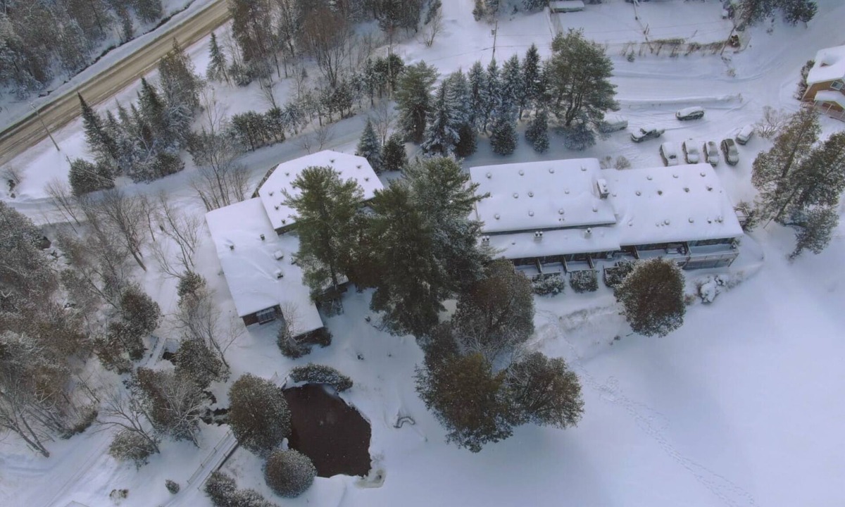 St-Adolphe-d'Howard Ski Chalet | Le Grand Miramont | 34 Guests | Lakeside | Sauna🌲🏞️