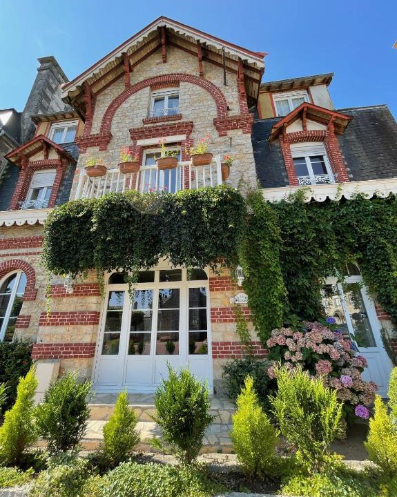 Bagnoles-de-l'Orne Apartment | Le Grand Chalet
