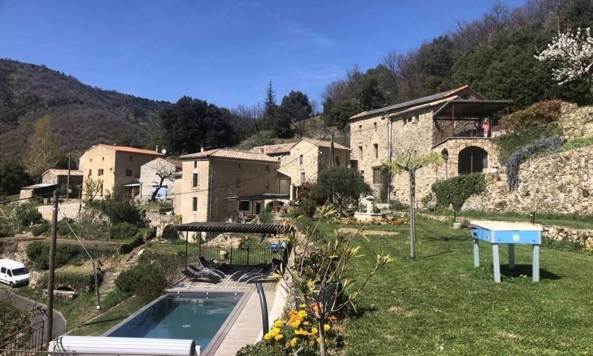 Notre-Dame-de-la-Rouviere House | Le Grand Gite (4 Chambres°