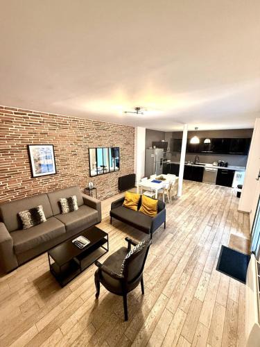 19th Arrondissement Apartment | Le Grand Jaures 8 Personnes PARIS