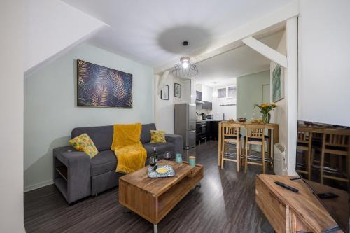 Mont-de-Marsan Apartment | Le grand Jungle - hyper centre - wifi- lave linge