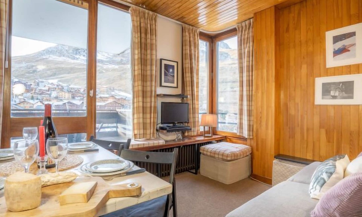 Le Lavachet Apartment | Le Grand Pré (Lavachet) by Interhome