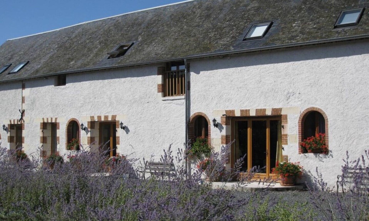 Cussay Cottage | Le Grebe - Luxury 4 bedroom holiday home with heated pool in the Loire Valley