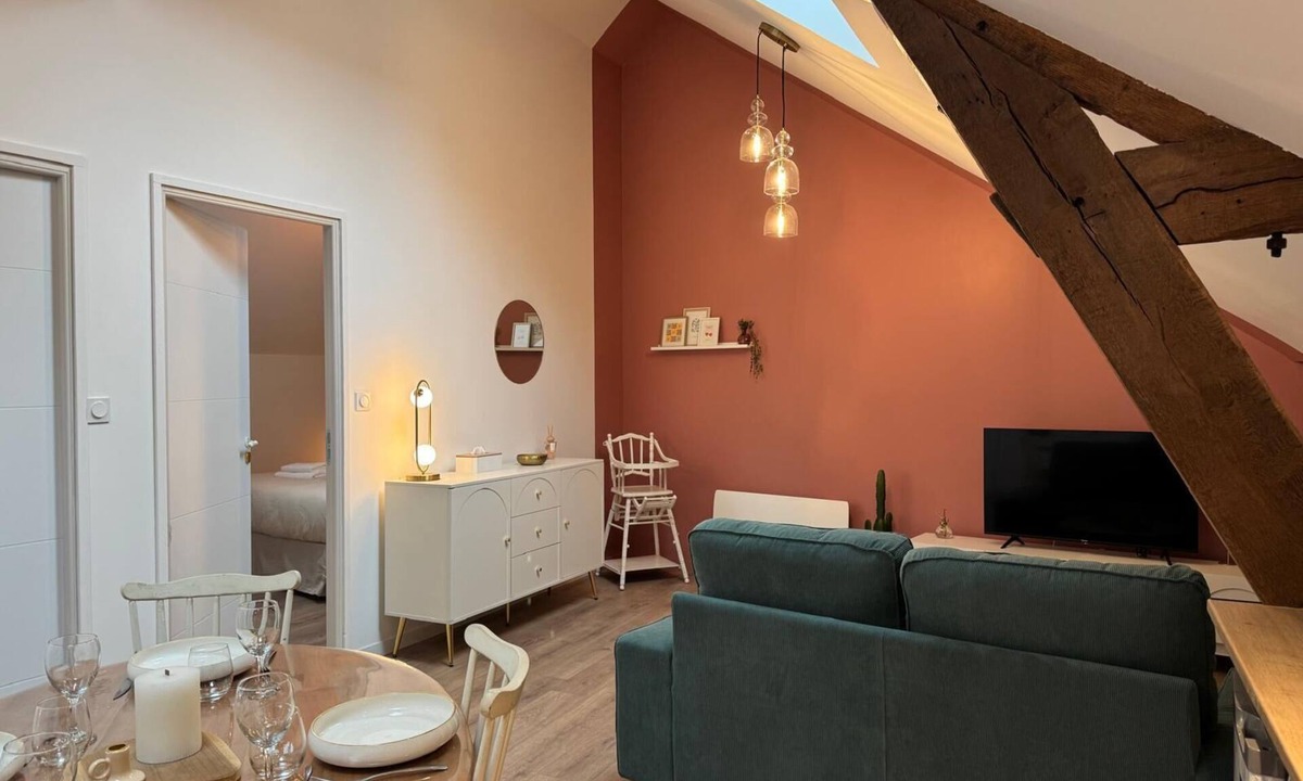 Pontorson Apartment | Le Grenier d'Antan - Near Mont-Saint-Michel