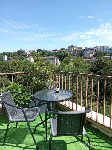 Poitiers Apartment | Le Guynemer - Spacieux T2 - Terrasse avec vue - Secteur gare
