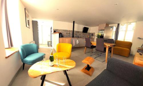 Thury-Harcourt House | Le Héron